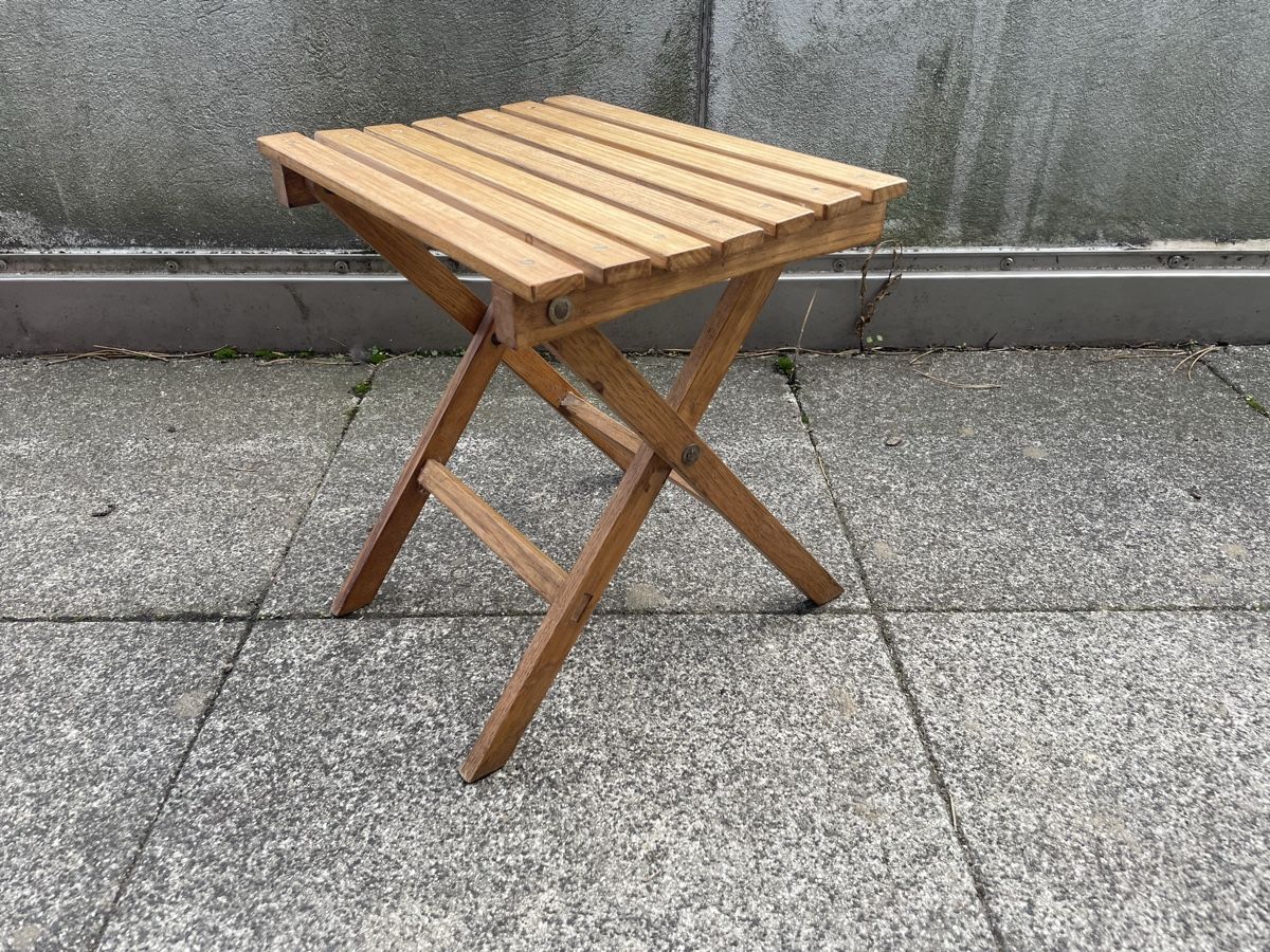 Sgabelli: Ancien Tabouret Pliable en Bois – Usato da Vallamand venduto da Bricbracbroc82 1