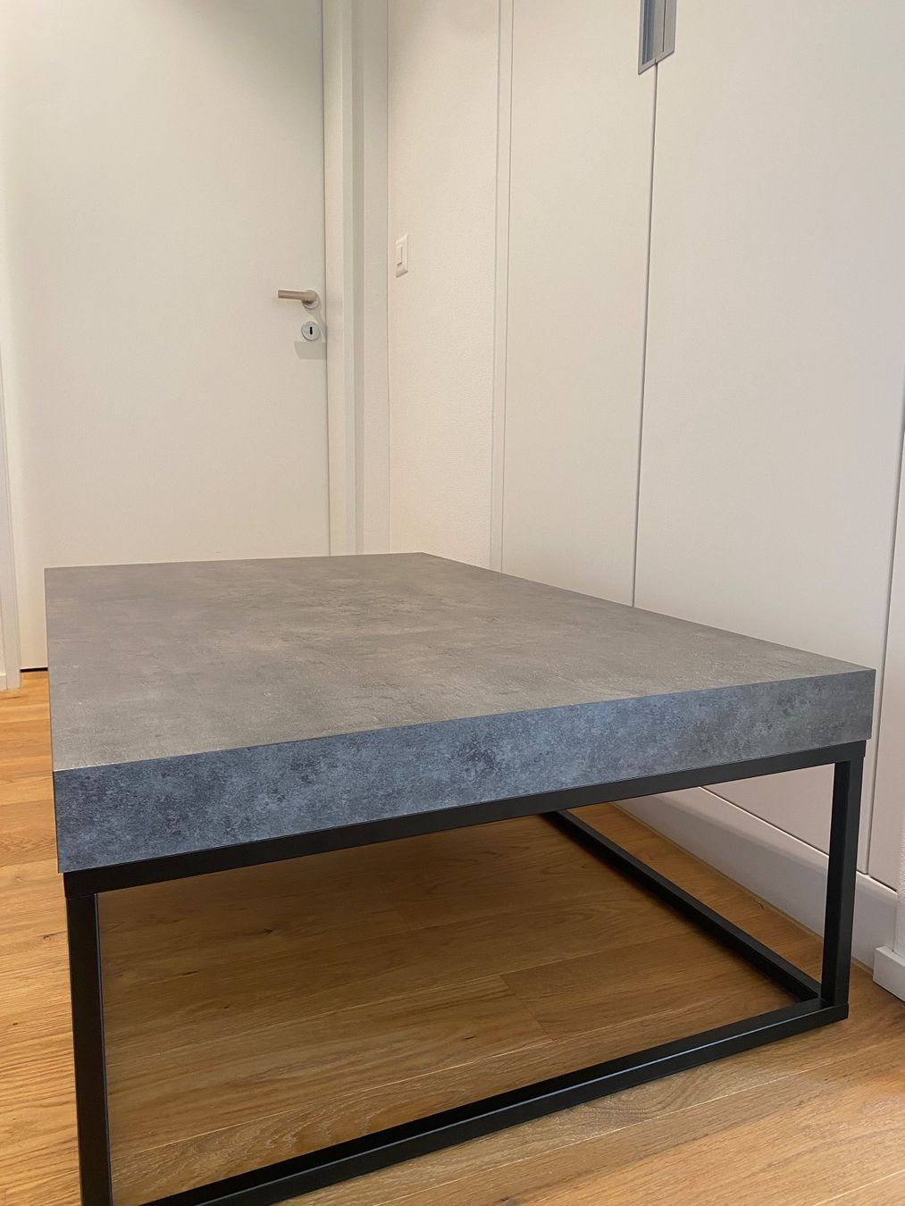 Tavoli: Moderner Couchtisch – Usato da Gockhausen venduto da LunaCa
