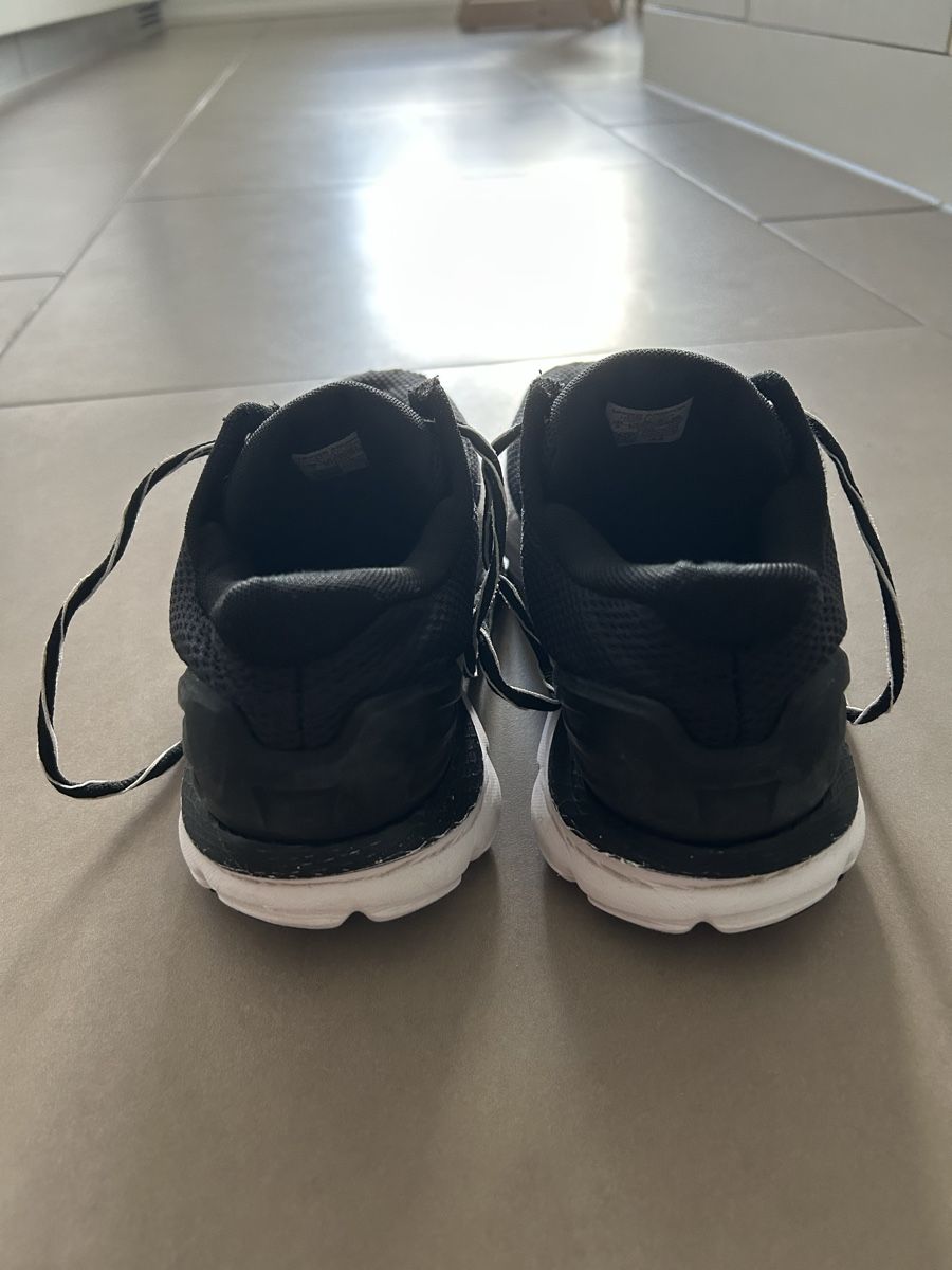 Under Armour Damenschuhe: Under Armour Charged Gemini Laufschuhe – Gebraucht aus Luzern von rum_d5ws 3