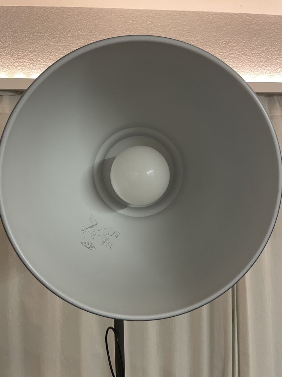 Ikea Lampes: HEKTAR Standleuchte (dunkelgrau) – D'occasion à St. Gallen par Hampi2020 2