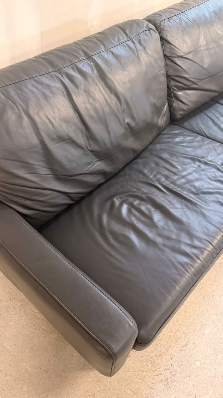 Sofas: Modernes Ledersofa in dunkelgrau 3-Sitzer – D'occasion à Rickenbach ZH par Der-Insider 9