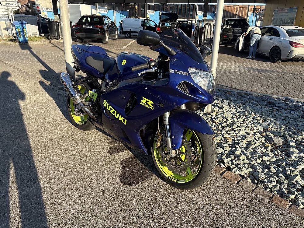 Suzuki Strada: Suzuki GSX-R 750 K1 – Usato da Dübendorf venduto da BATTERY_MAN-_-