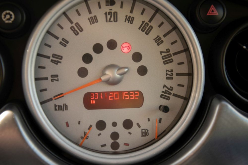 Mini Cooper S - Klima - 8-Fach bereift uvm. 10