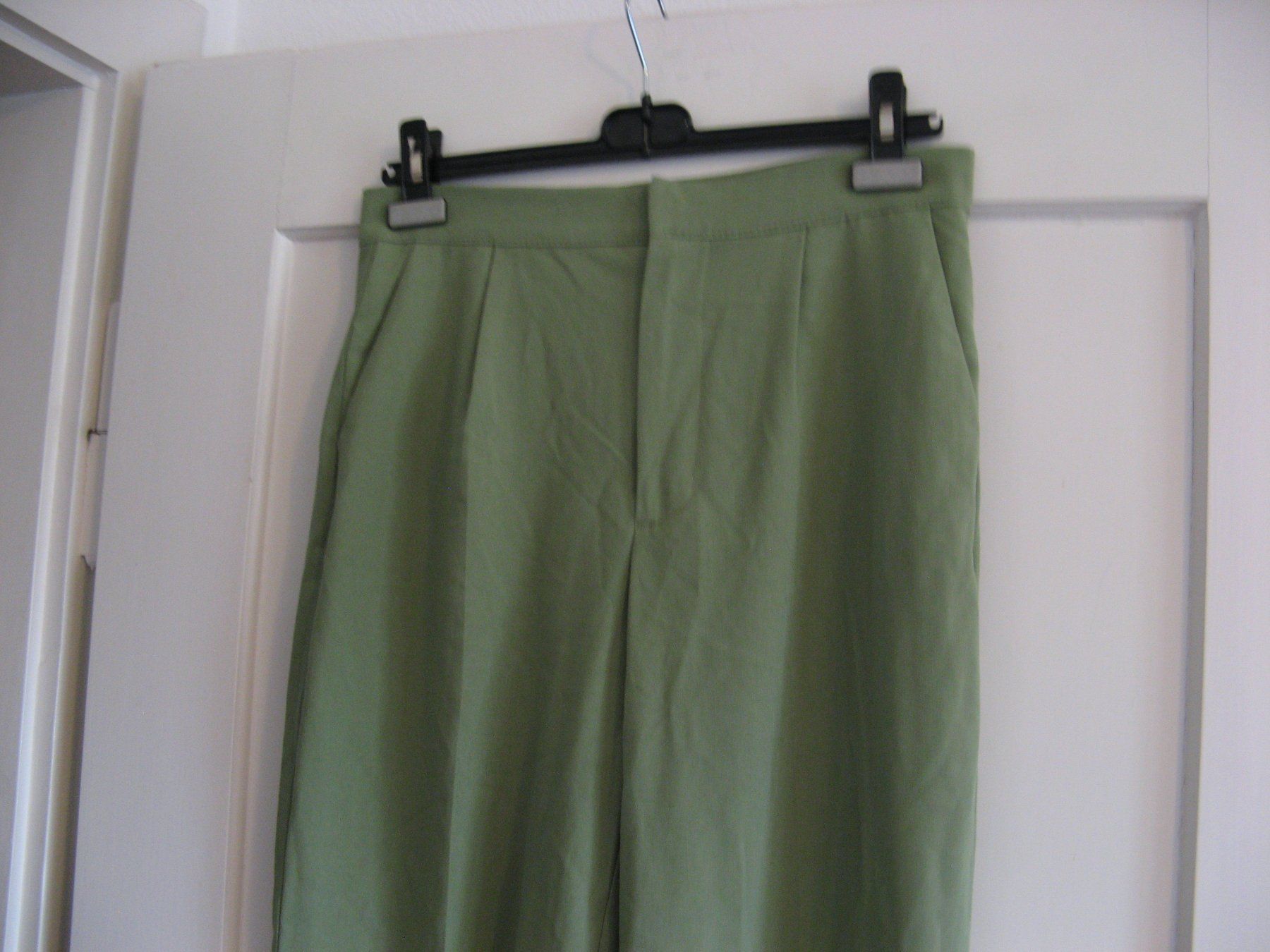 Pull&Bear Pantaloni: grüne Hose Pull & Bear Gr. M – Usato da Zürich venduto da apil 1