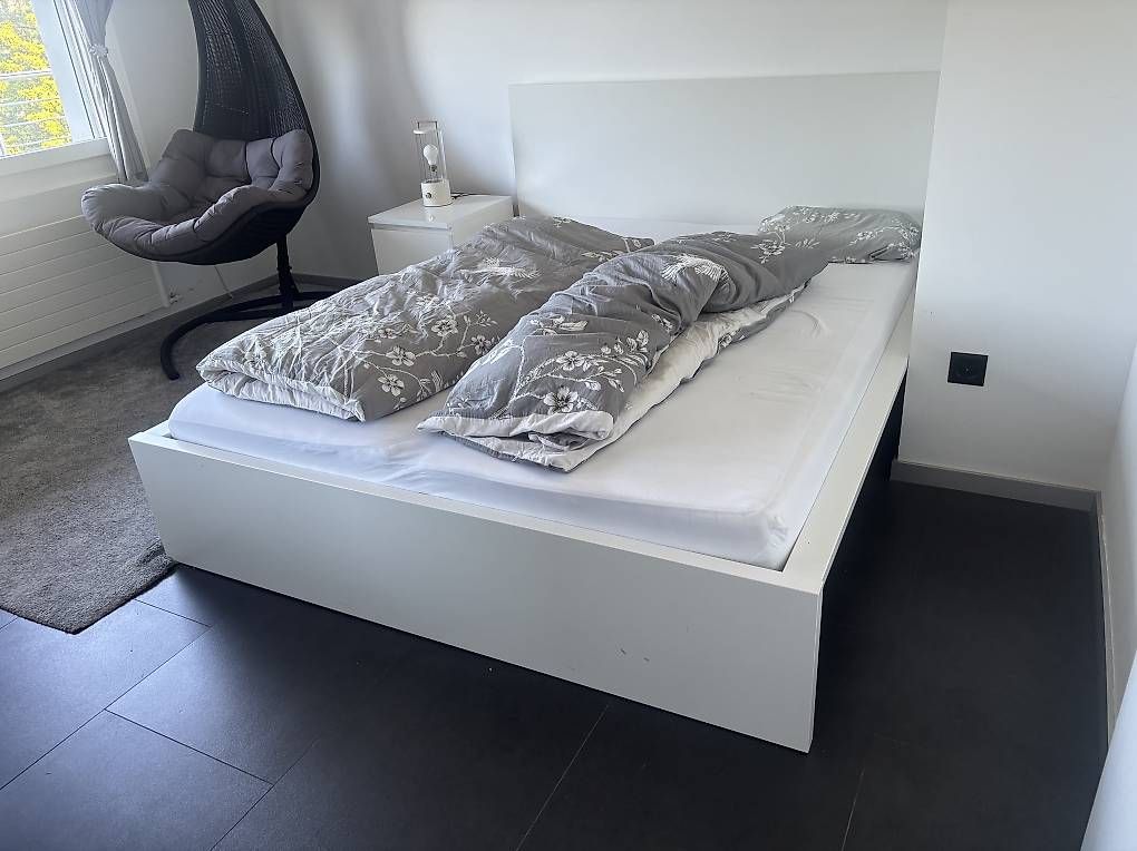 Lits: Schlafzimmer zu verkaufen  – D'occasion à Liestal par rem_lg9l 3