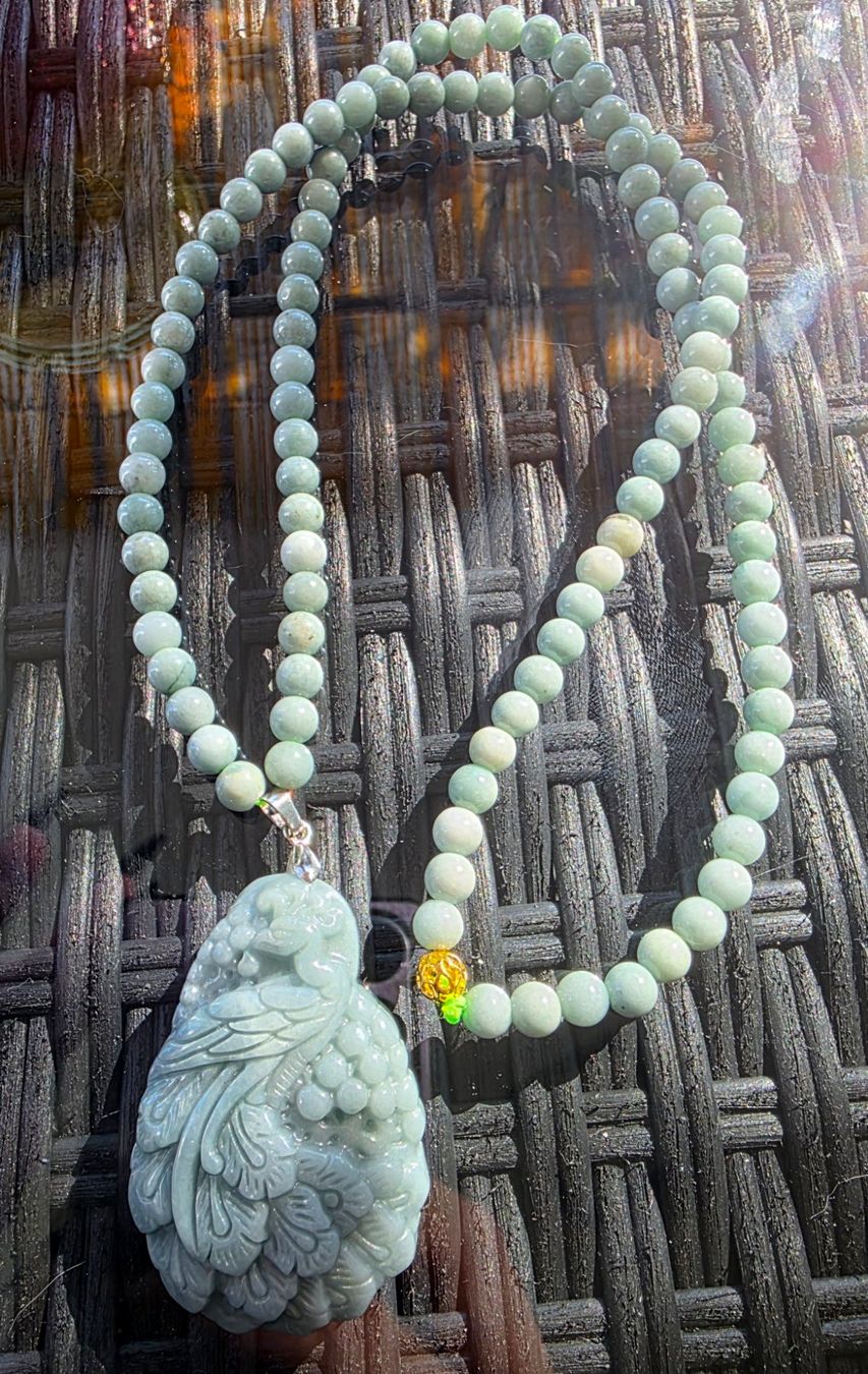 Mineralien & Heilsteine: 🦚💚 Jadeit Pfau an Kette ✨ – Neu und originalverpackt aus Matzingen von Shay_Crystalz