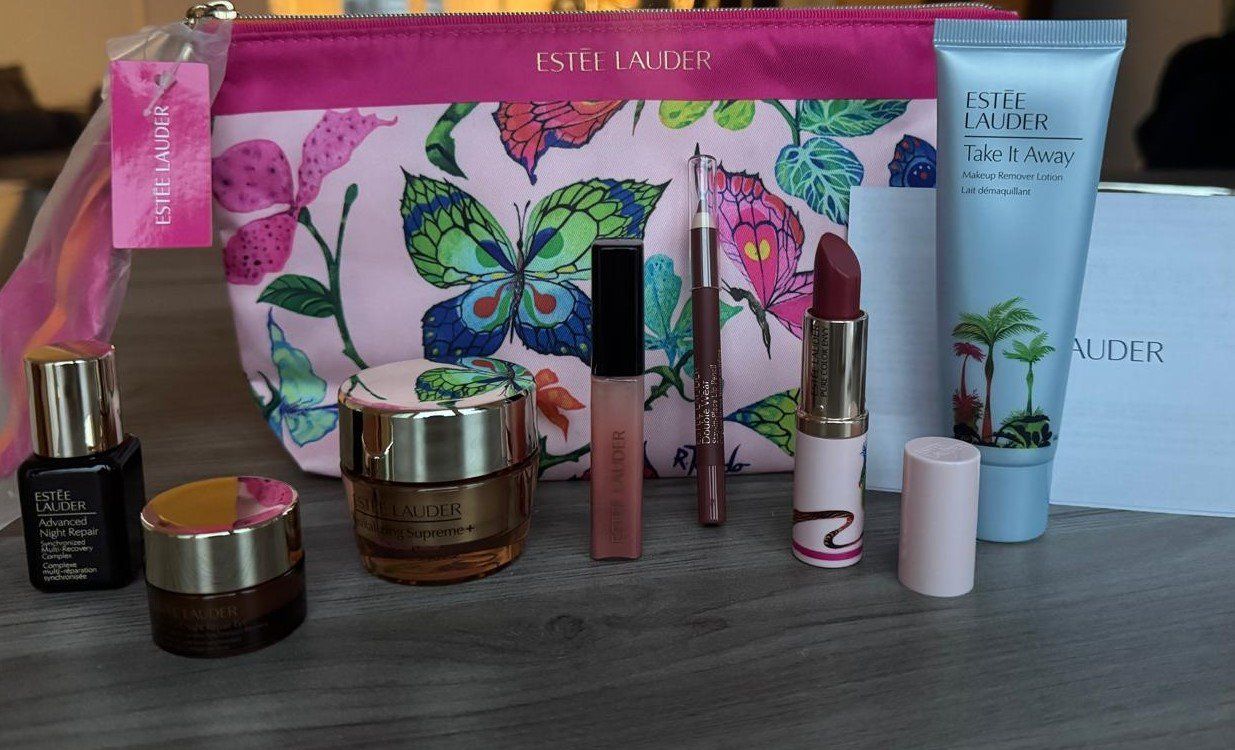 Estée Lauder Cura del viso: Kosmetik Estée Lauder Set NEU – Nuovo e nell'imballaggio originale da Dänikon ZH venduto da tug_m9b6