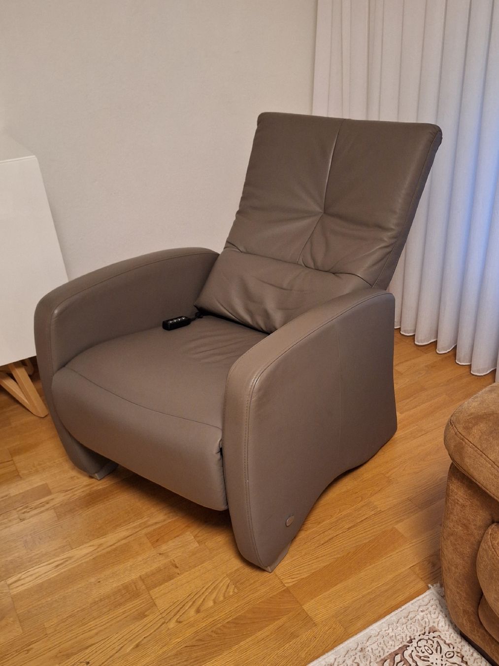 Himolla Sessel: Himolla Elektronischer Relaxsessel Leder Grau – Gebraucht aus Fahrweid von SMILE.5 8