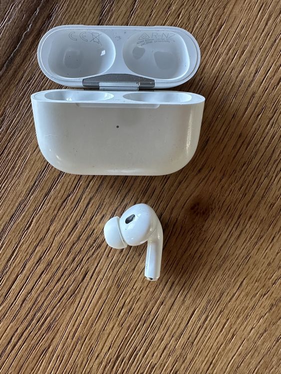 1 Apple Airpod Pro (R) 2