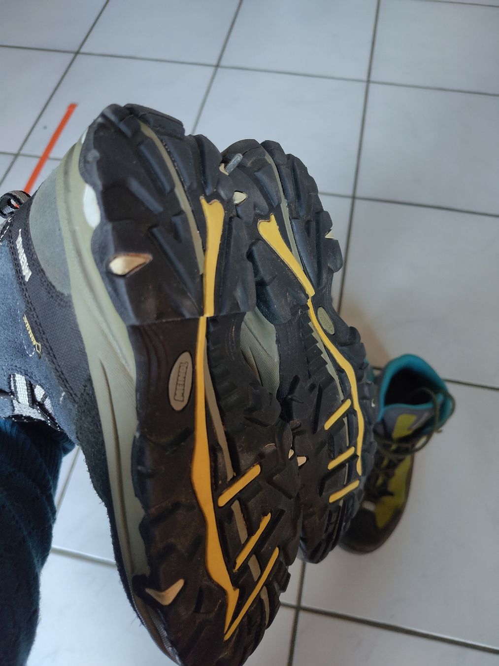 Lowa Schuhe für Jungen: Wanderschuhe Set Lowa Meindl Grösse 35 + 36  – Gebraucht aus Leibstadt von Baldireg 3