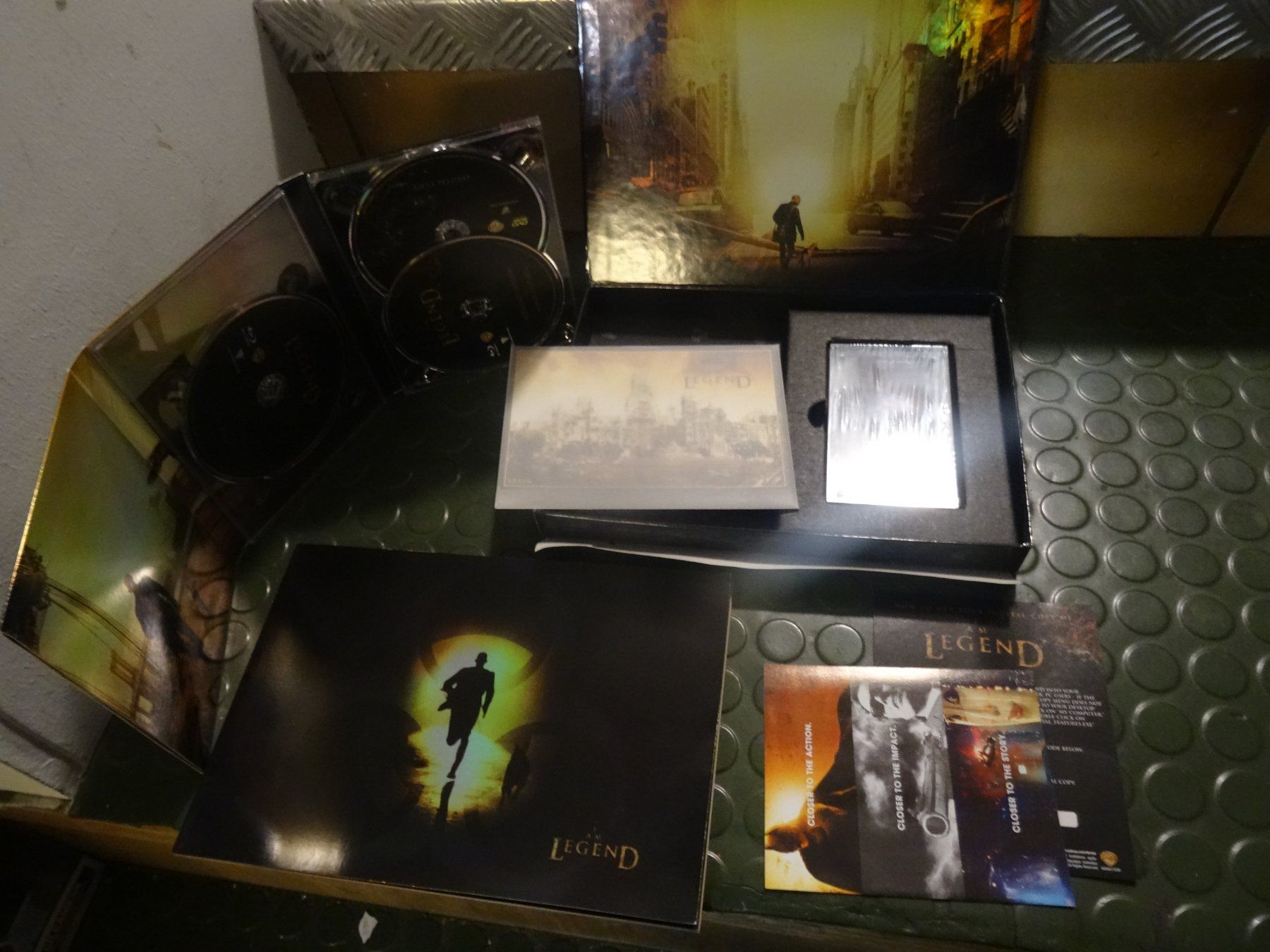 Tous les DVDs: I am Legend - Ultimate Edition IMPORT – D'occasion à Olten par Disc-Verkauf 2