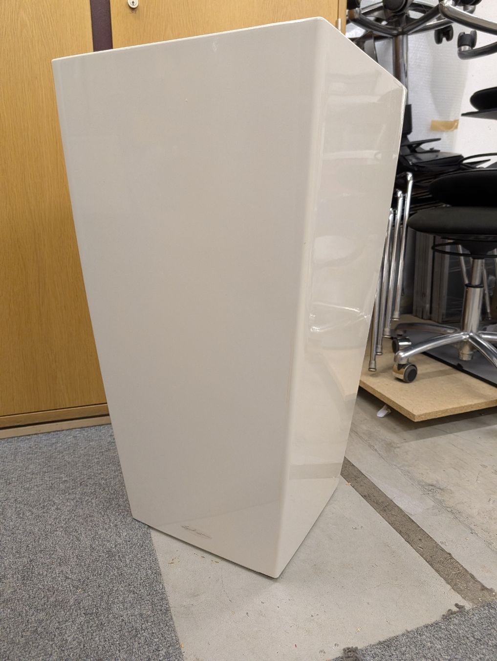 Vasi & Recipienti: Kunstoffvase weiss stabil  – Usato da Pfäffikon ZH venduto da Gabriel64 3