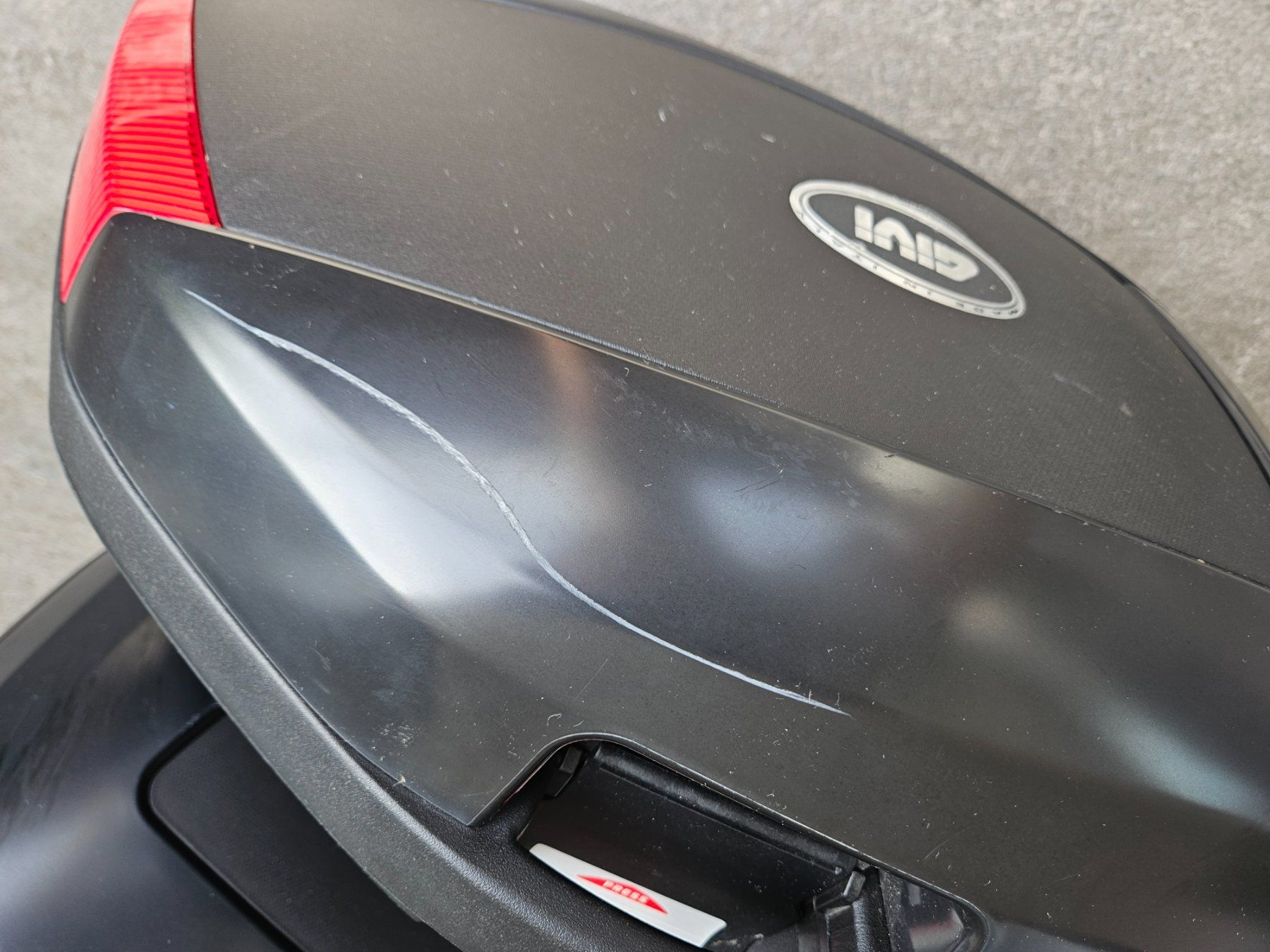 Givi Topcase: GIVI Reisekoffer-System V35 – Gebraucht aus Alberswil von Ramshead 6