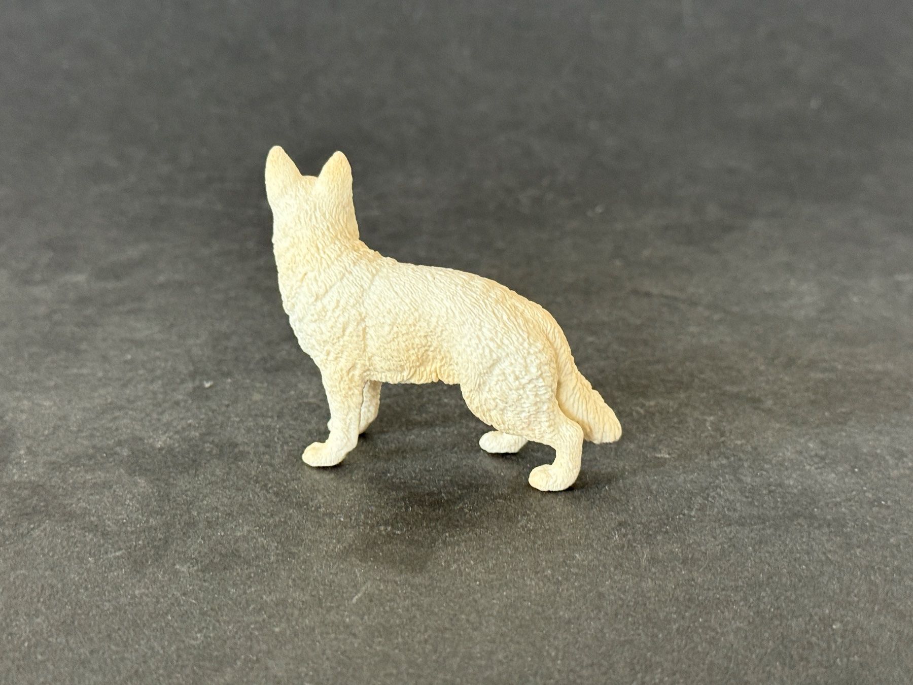 Schleich Statuette: Schleich – Schäferhund weiß weiss – Nuovo (secondo la descrizione) da Ennetbaden venduto da mapa05 2