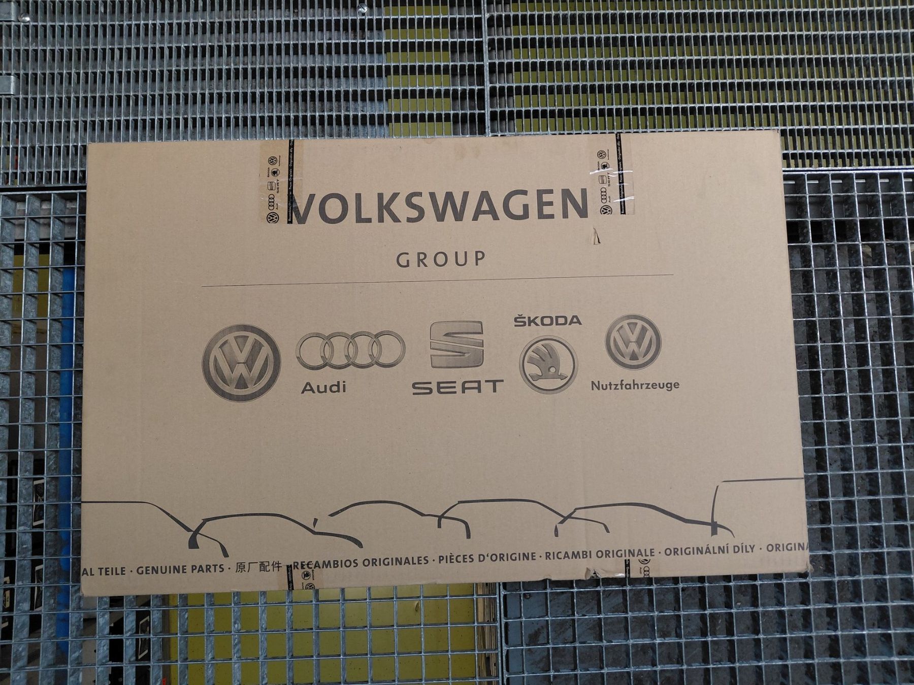 Griglie: Kühlergrill für Audi R8 – Nuovo e nell'imballaggio originale da Bern venduto da amagbern