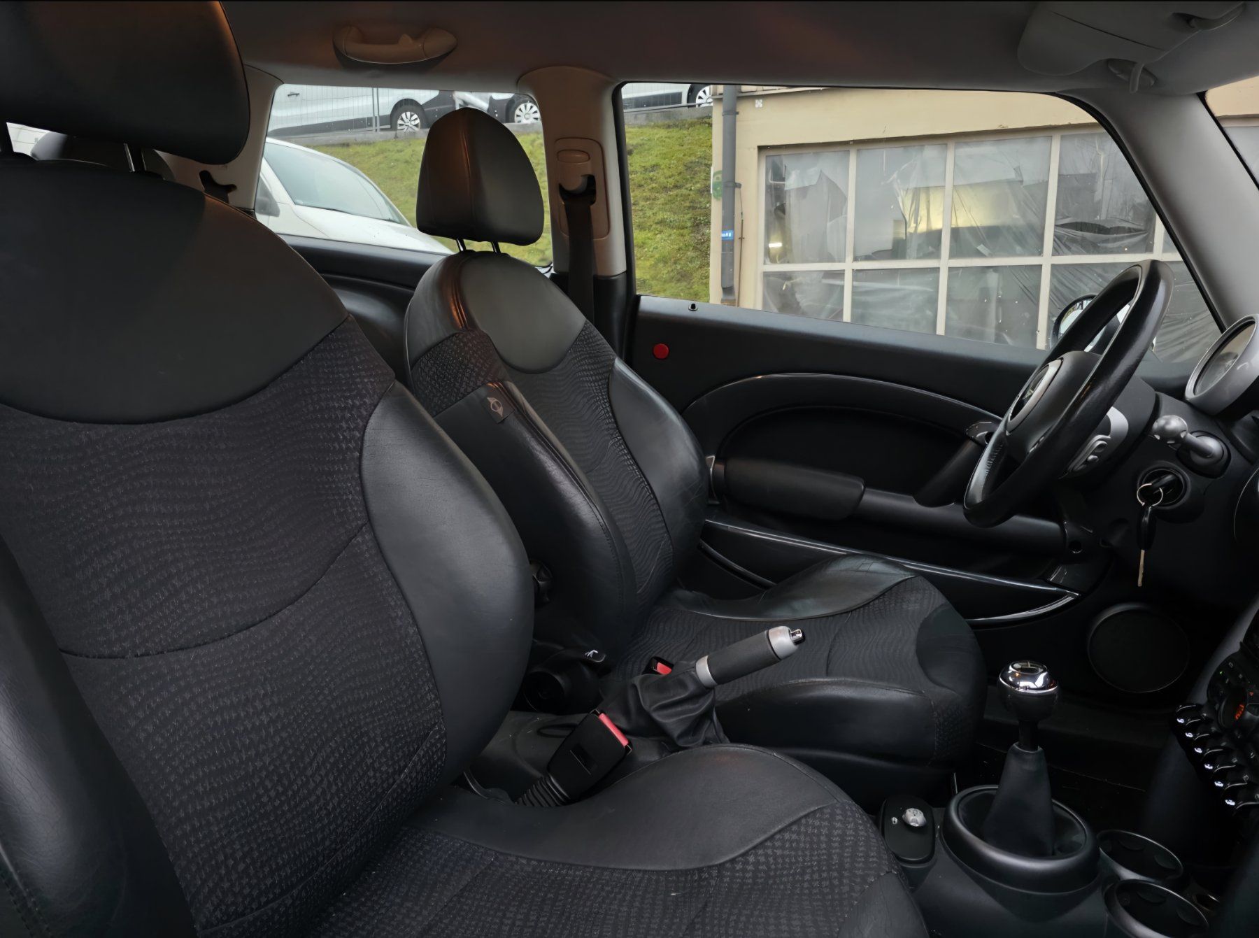 Mini Autos: Mini Cooper 1.6i, 190000 Km, 2003 Jg – Gebraucht aus Obernau von san_876m 5