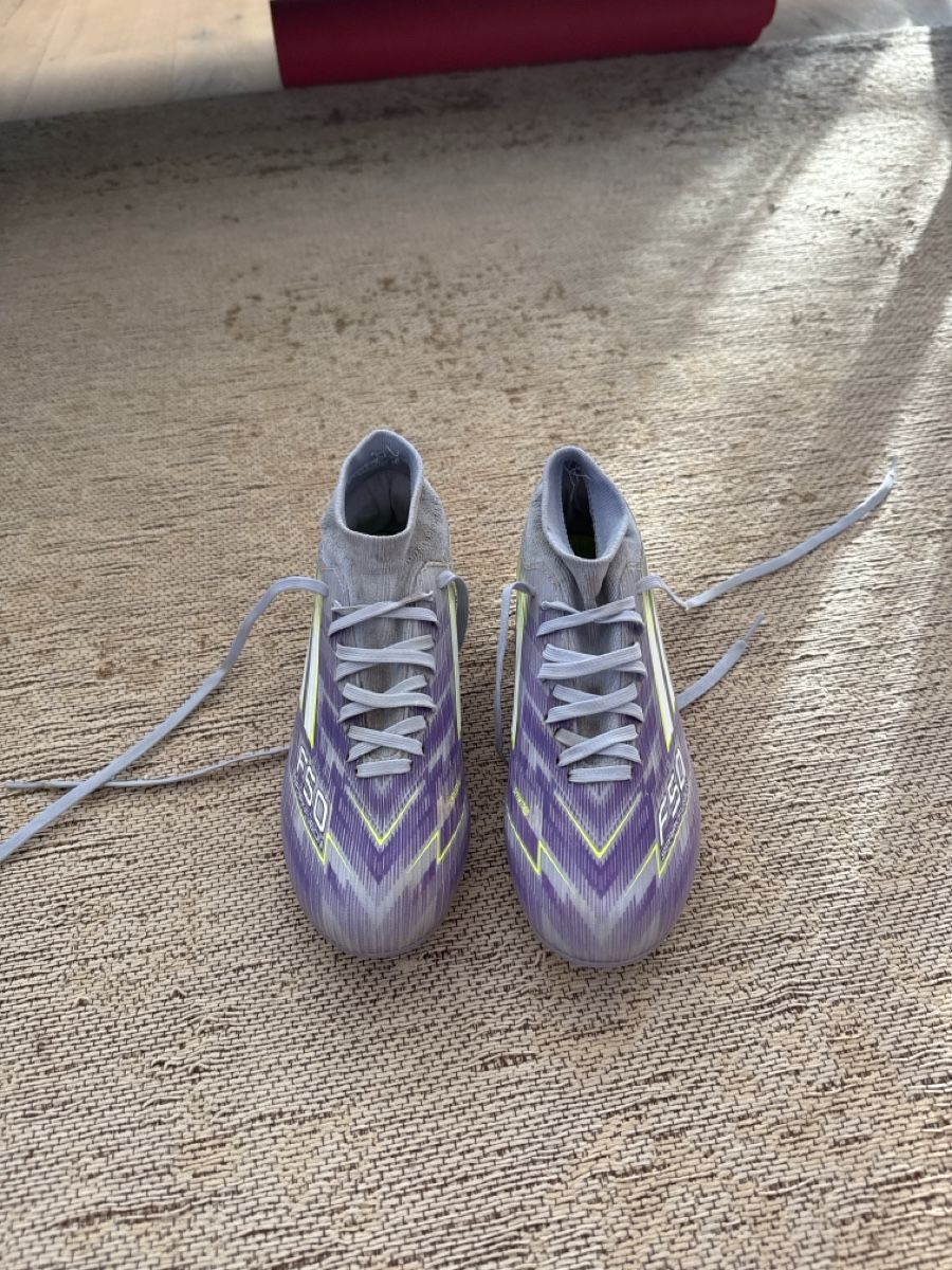 Adidas Scarpe da uomo: Adidas F50 sparkfusion violet – Usato da Zuzwil SG venduto da DanielaB46