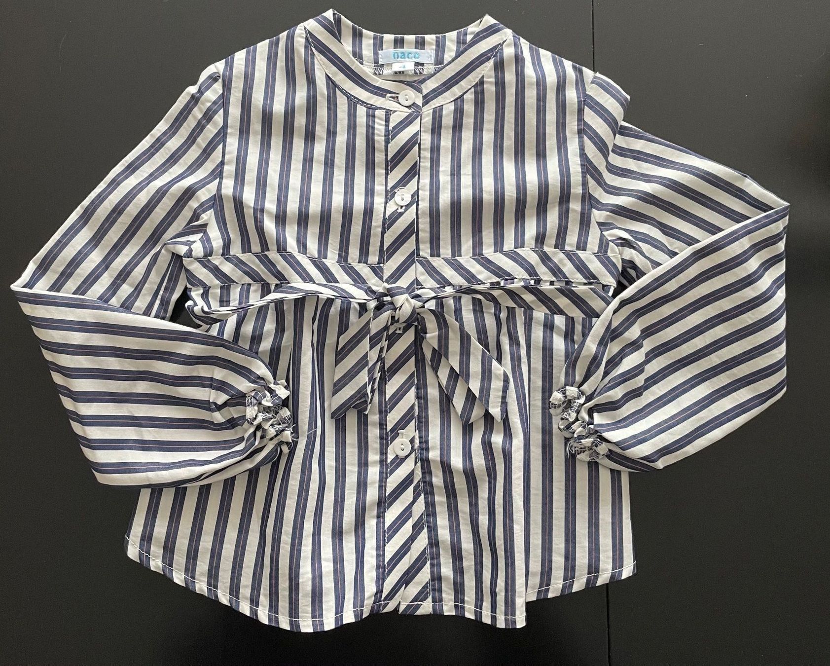 Blusen, T-Shirts & Tops: Mädchen Bluse von Ñaco 4 Jahre – Gebraucht aus Schaffhausen von London114