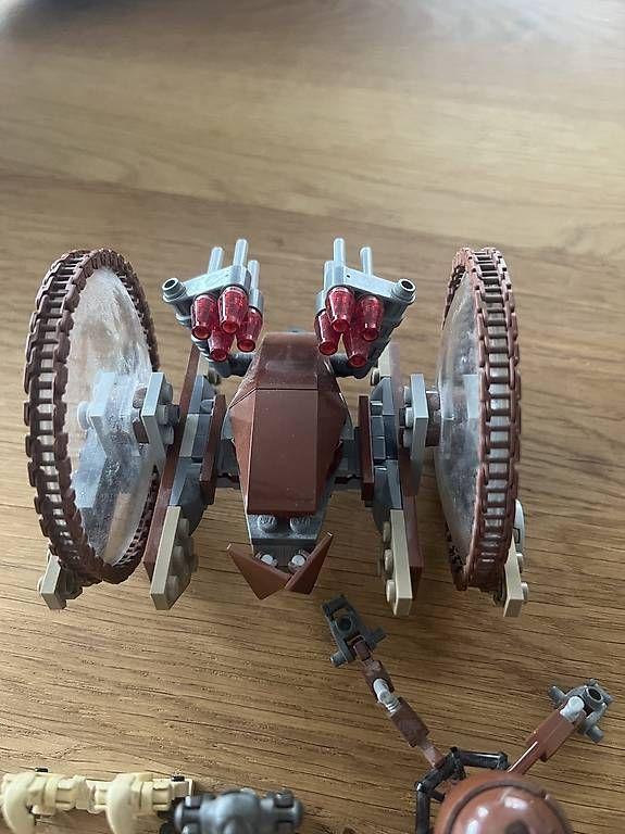 Lego Jouets: Hailfire Droid & Spider Droid 7670 – D'occasion à Uzwil par sab_nhc7 3