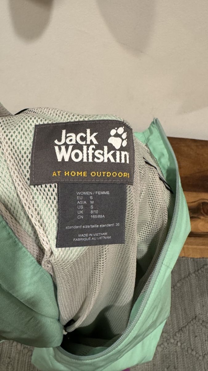 Jack Wolfskin Giacche & Cappotti: Regenjacke Jack Wolfskin, Grösse S oder 164 – Usato da Abtwil SG venduto da monchy01 1