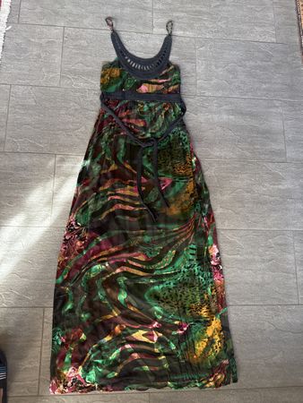 Aussergewöhnliches Sommerkleid von Desigual!