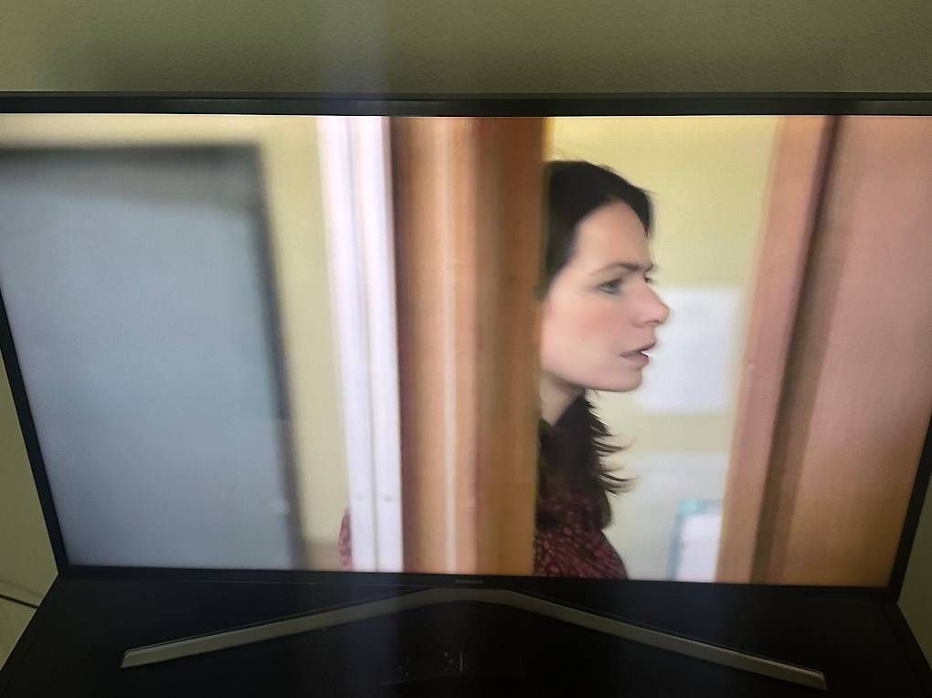 Televisori: Samsung   TV 4K UHD 40" avec télécommande – Usato da Genève venduto da yad_6kwg 1