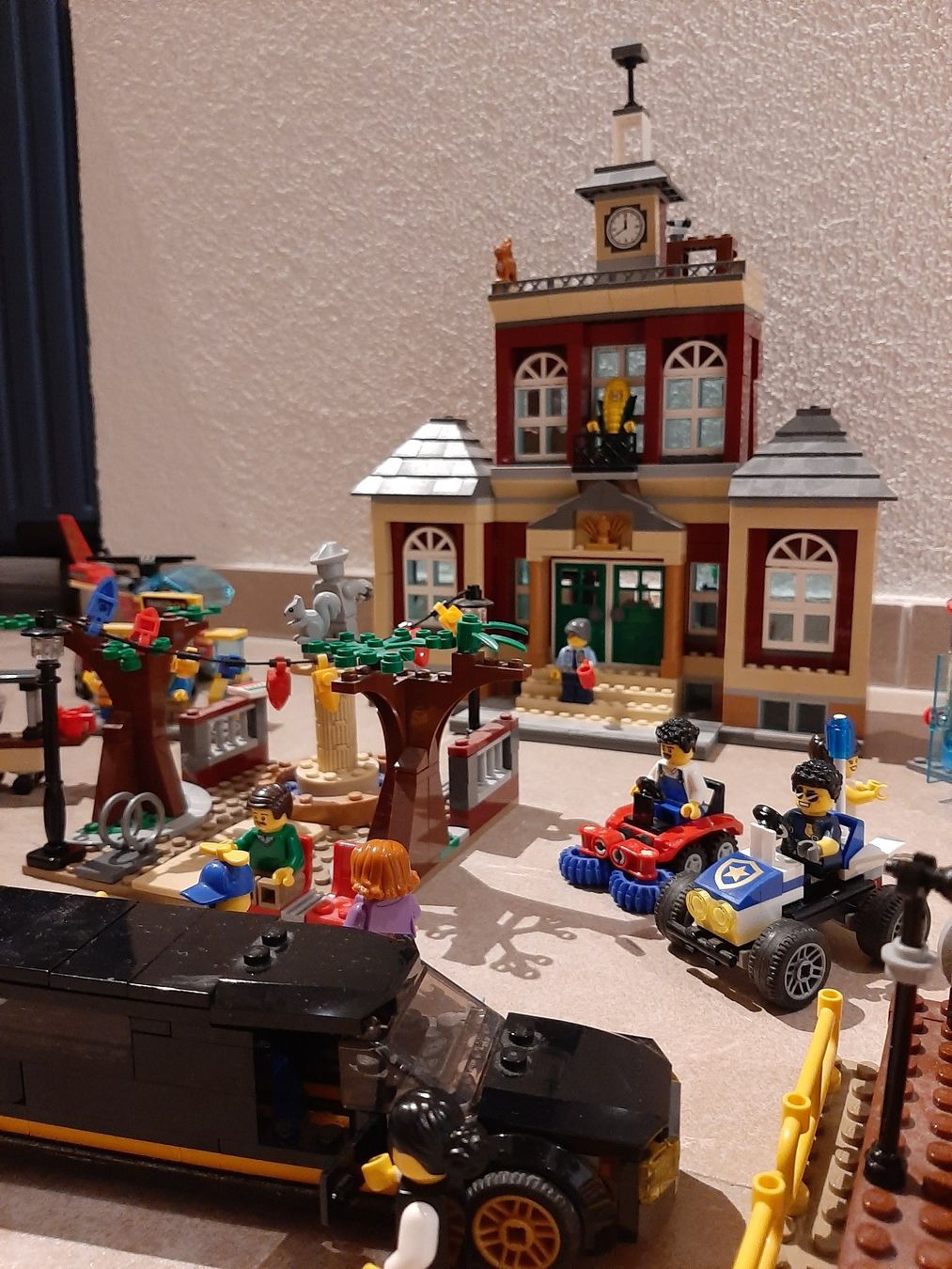 Lego Giocattoli: Lego City 60271 Stadtplatz/ Main Square – Usato da Laufen venduto da Julie231004 3