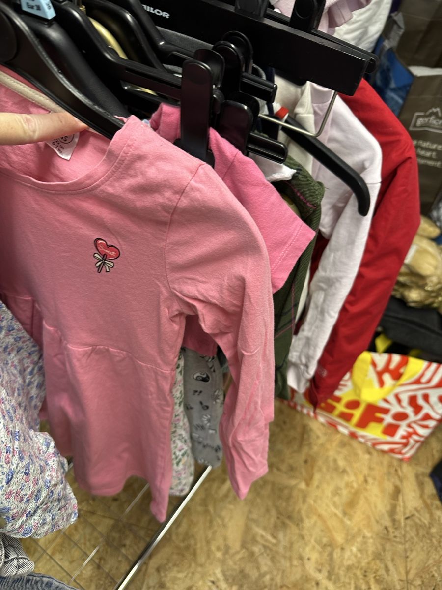 Lotti & Set di vestiti: Mädchen Kleider 35 stk – Usato da Sevelen venduto da Stopglobal. 7