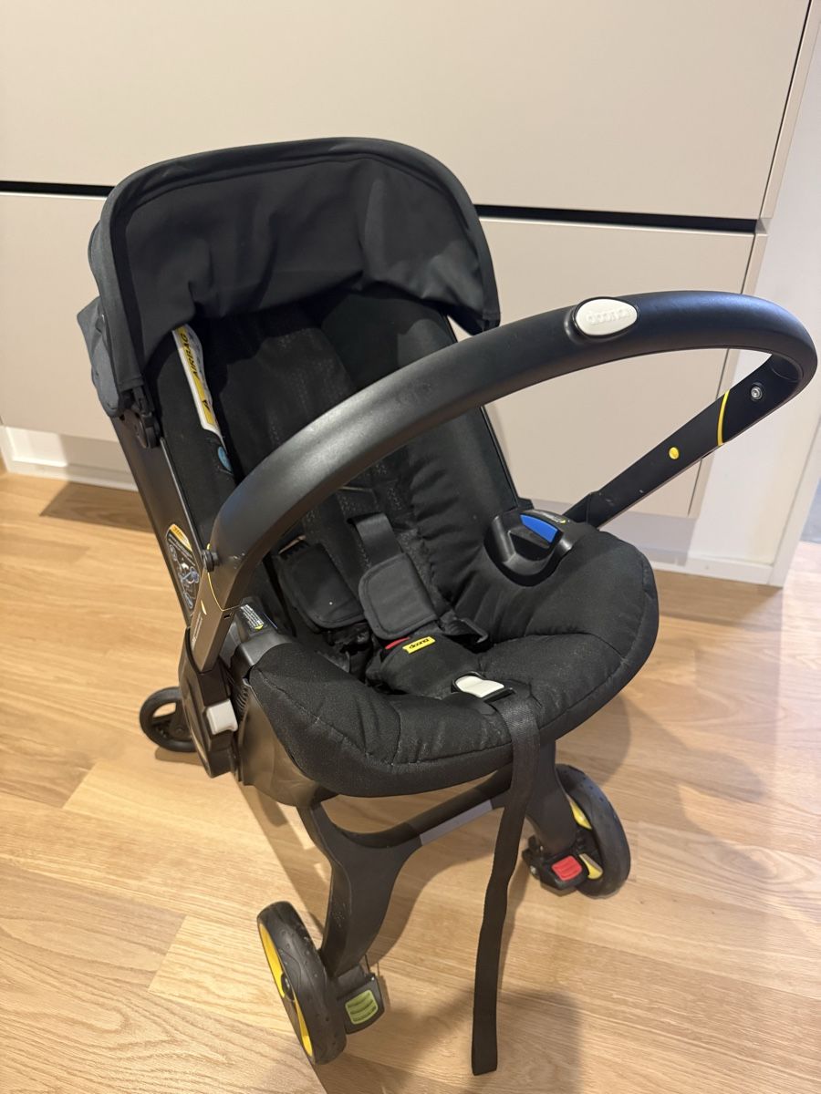 Doona Carrozzine: Doona Plus Kindersitz mit Isofix Basis schwarz gebraucht – Nuovo (secondo la descrizione) da Sax venduto da FreakMara 2