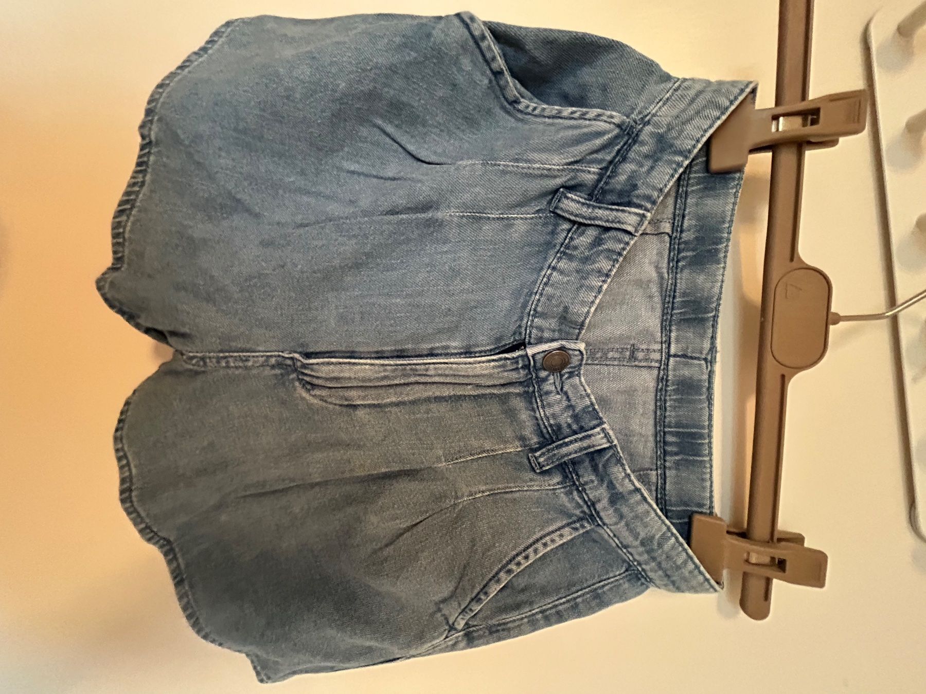 Benetton Pantaloni: Sommer-Shorts Mädchen Benetton – Usato da Pfaffhausen venduto da Piokasz-78