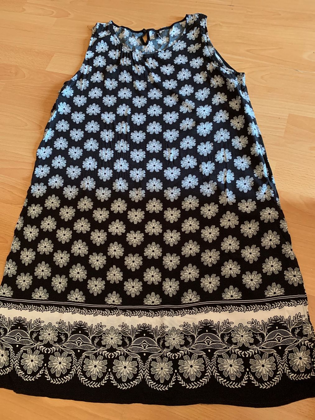 Vestiti: Jolie robe d’été Chicorée taille L – Usato da MEYRIN venduto da Gwendo10