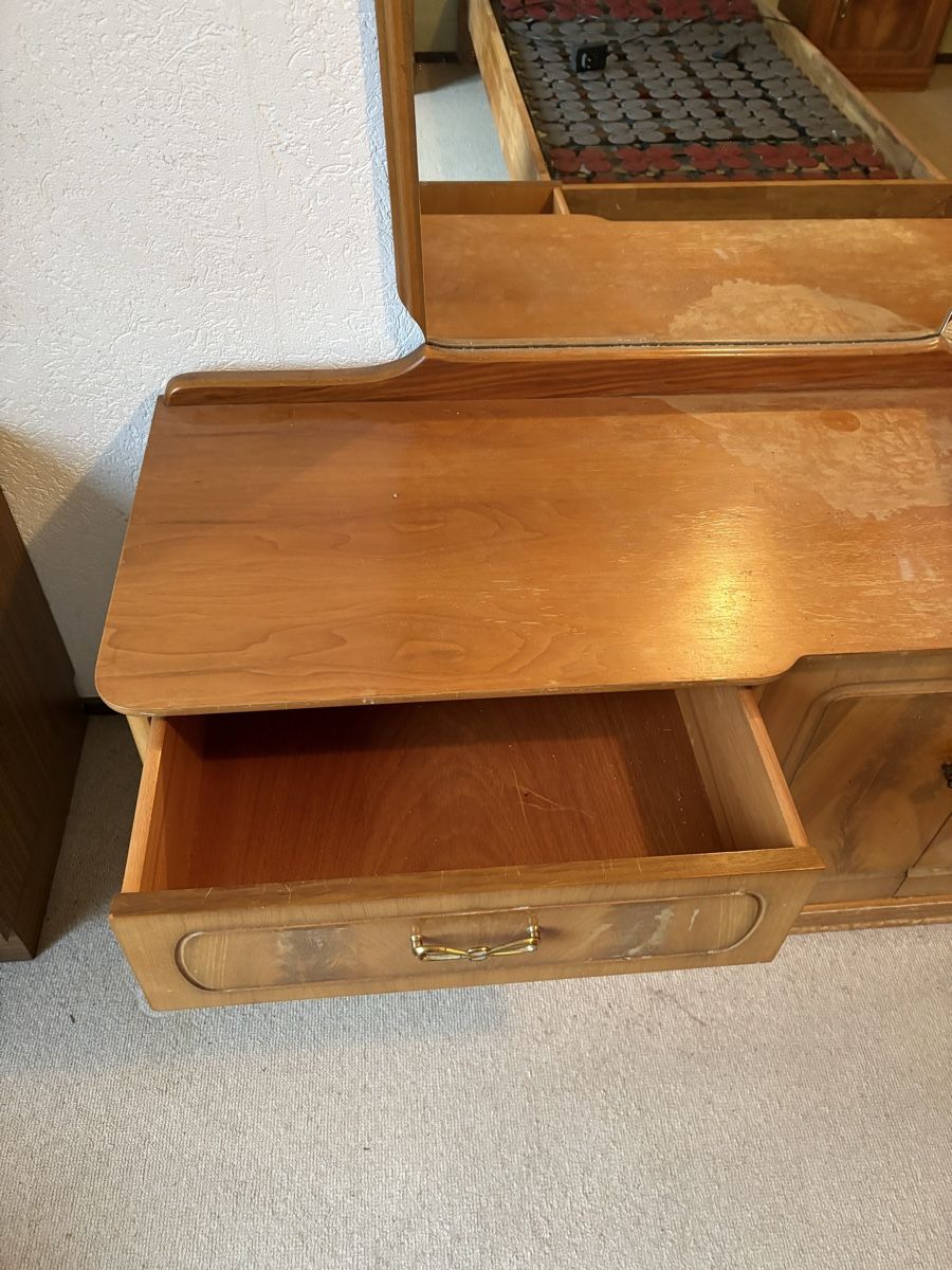 Cassettiere: Komode mit Spiegel – Usato da Bettlach venduto da flo_26py 3