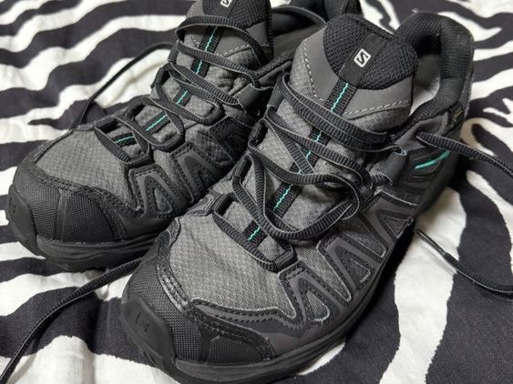 Salomon Chaussures femmes: Salomon Wanderschuhe mit Goretex Gr. 38 – D'occasion à Winterthur par EH47