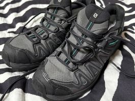 Salomon Wanderschuhe mit Goretex Gr. 38