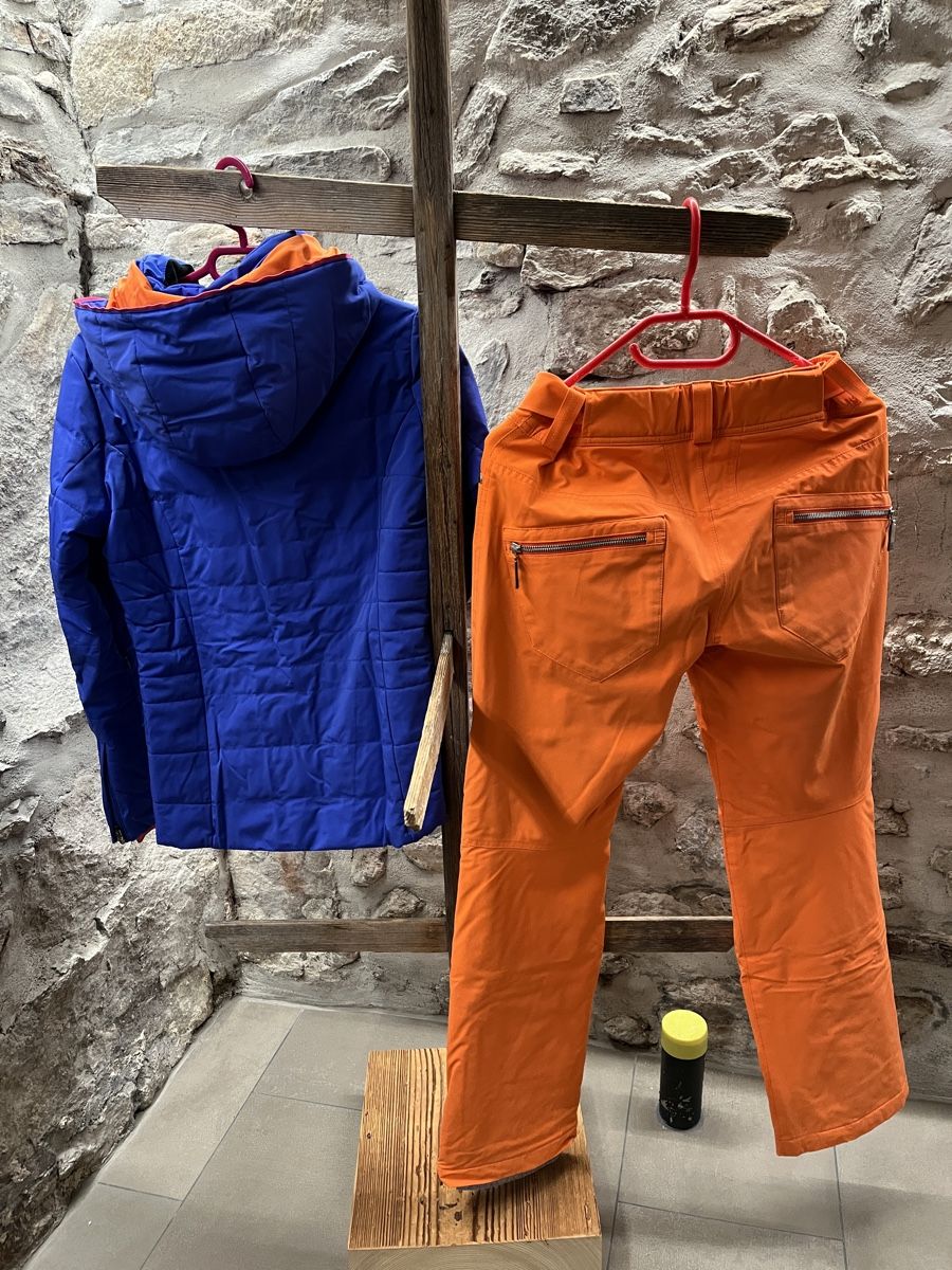 Completi & Tailleur: Skianzug Descente – Usato da Klosters venduto da arnli98 1