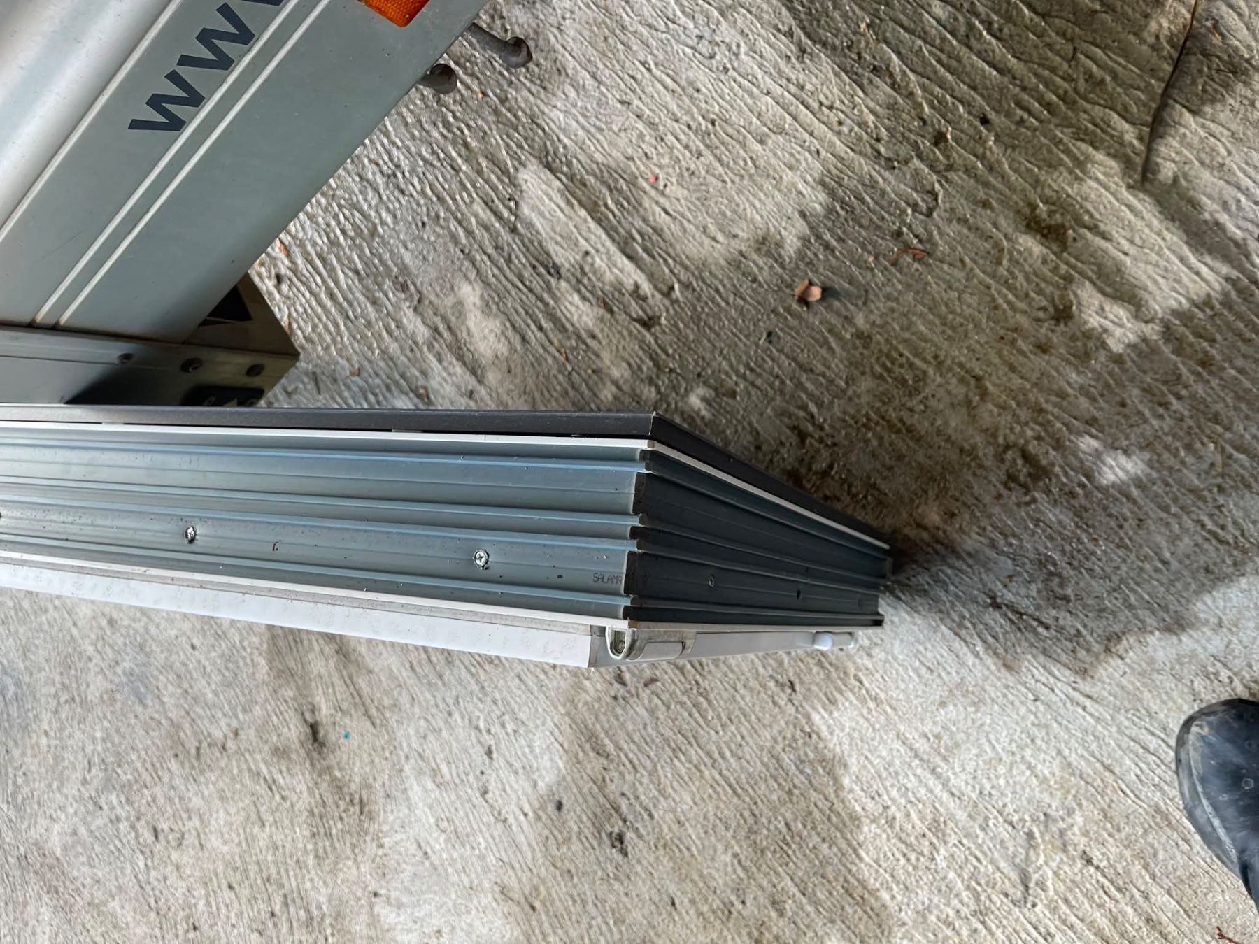 Finestre: Fenster Salamander, grau, 770x460 – Nuovo (secondo la descrizione) da Holderbank SO venduto da ann_lg6r 2