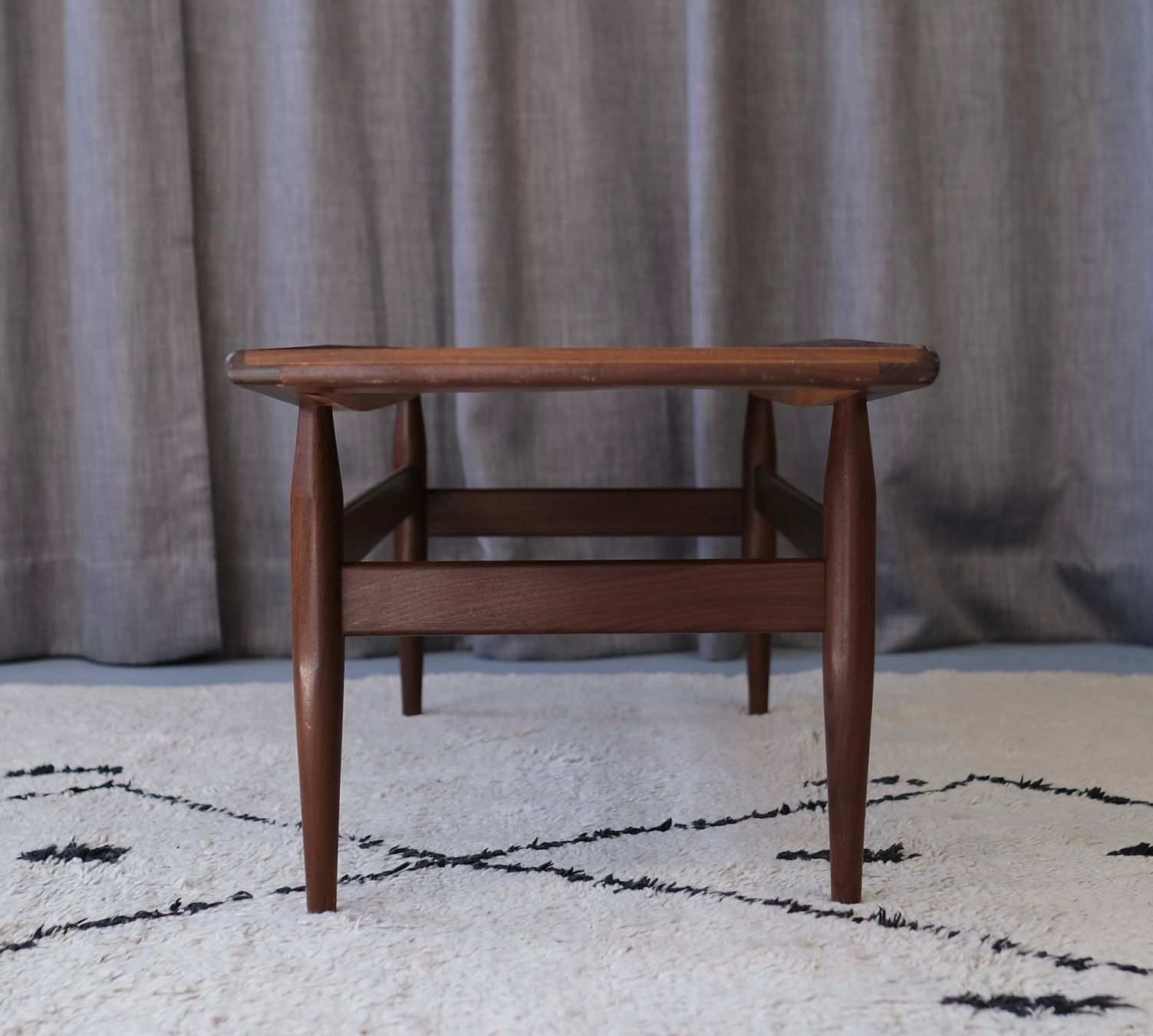 Tavoli: Danish Midcentury Teak Coffee Table ca.1960 – Usato da Bern venduto da Zmodern_VIN 6