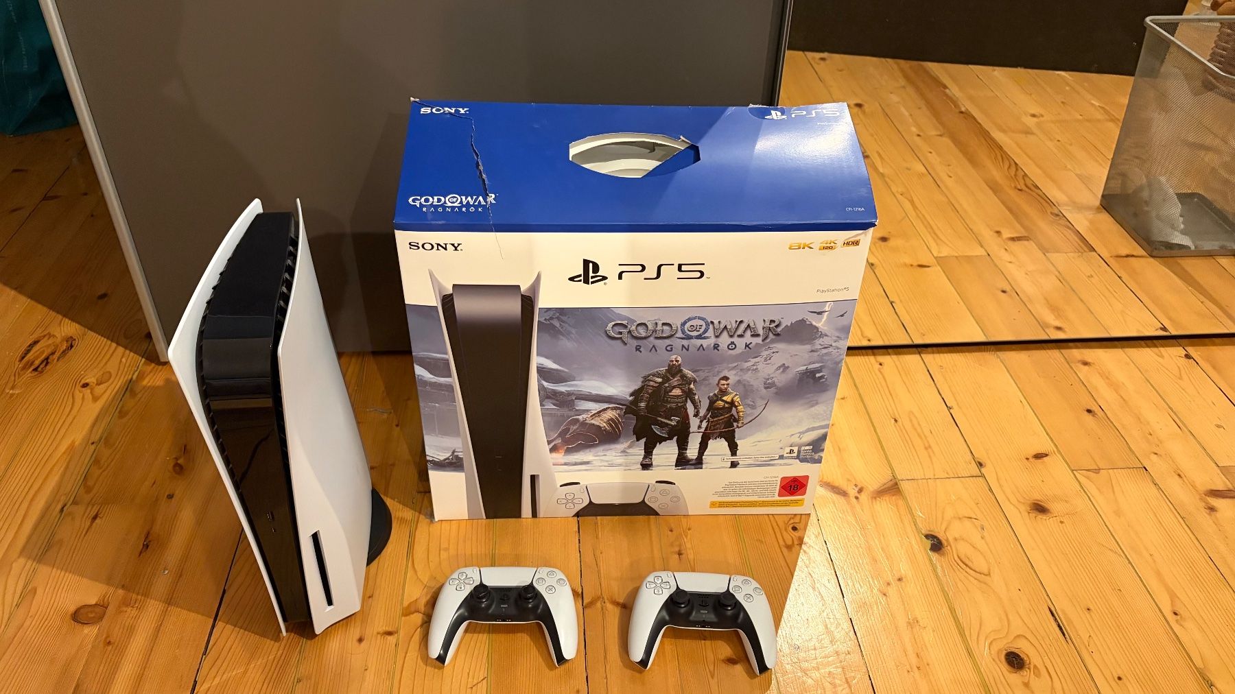 Sony Console: Sony PS5 Disc Version inkl. zubehör, 2 Controller – Usato da Muttenz venduto da matteo_pt