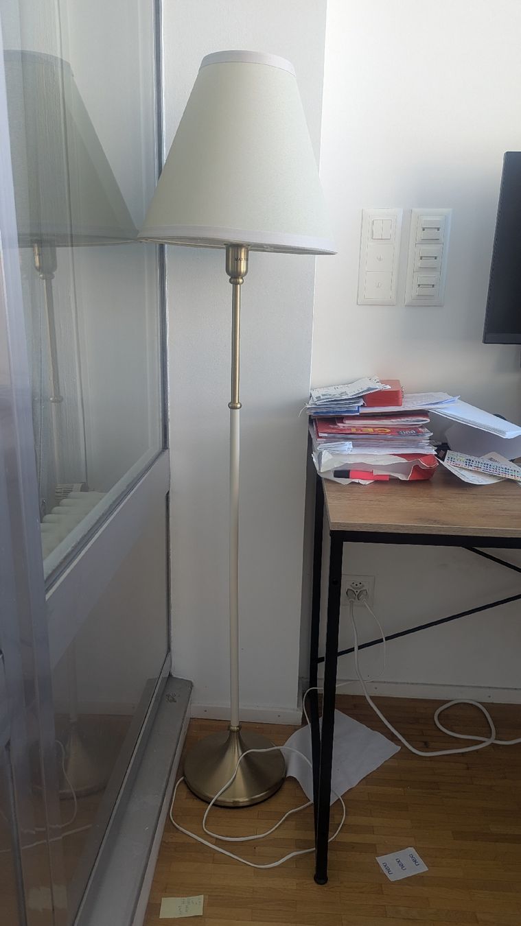 Ikea Lampade: floor lamp - white/beige – Usato da Morges venduto da mai_bj58