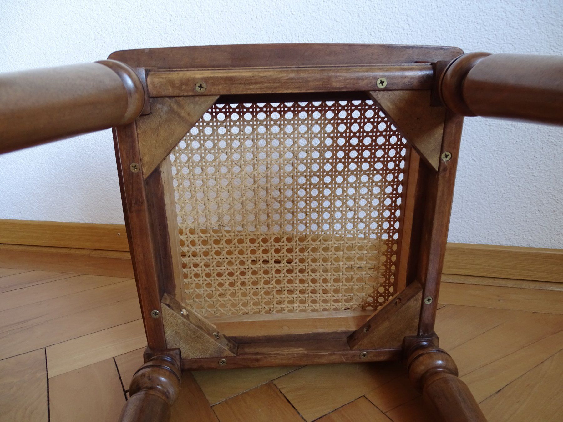Sgabelli: Vintage Holz-Hocker mit Rattan-Geflecht – Usato da Solothurn venduto da hli_n69n 8