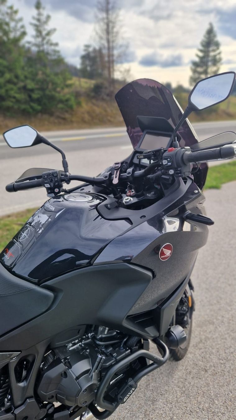 Honda Touring: Honda NT 1100 DCT – Nuovo (secondo la descrizione) da Vessy venduto da eli_c569 3