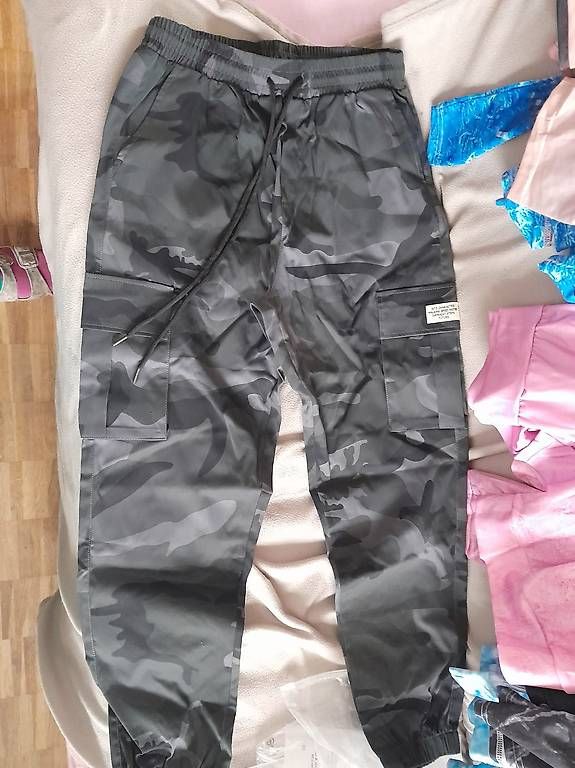 Pantaloni: Hose gr. S neu – Usato da Ostermundigen venduto da deb1deb1