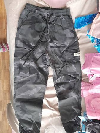 Hose gr. S neu