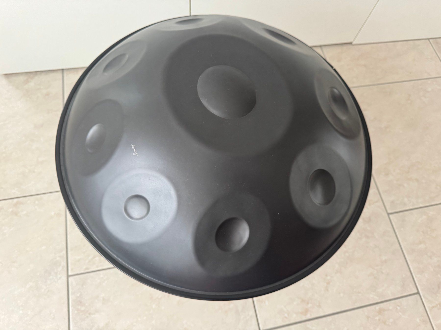 Strumenti musicali: Handpan D Kurd 8+1 Mercury – Usato da Zug venduto da SBeschteVomBeschte