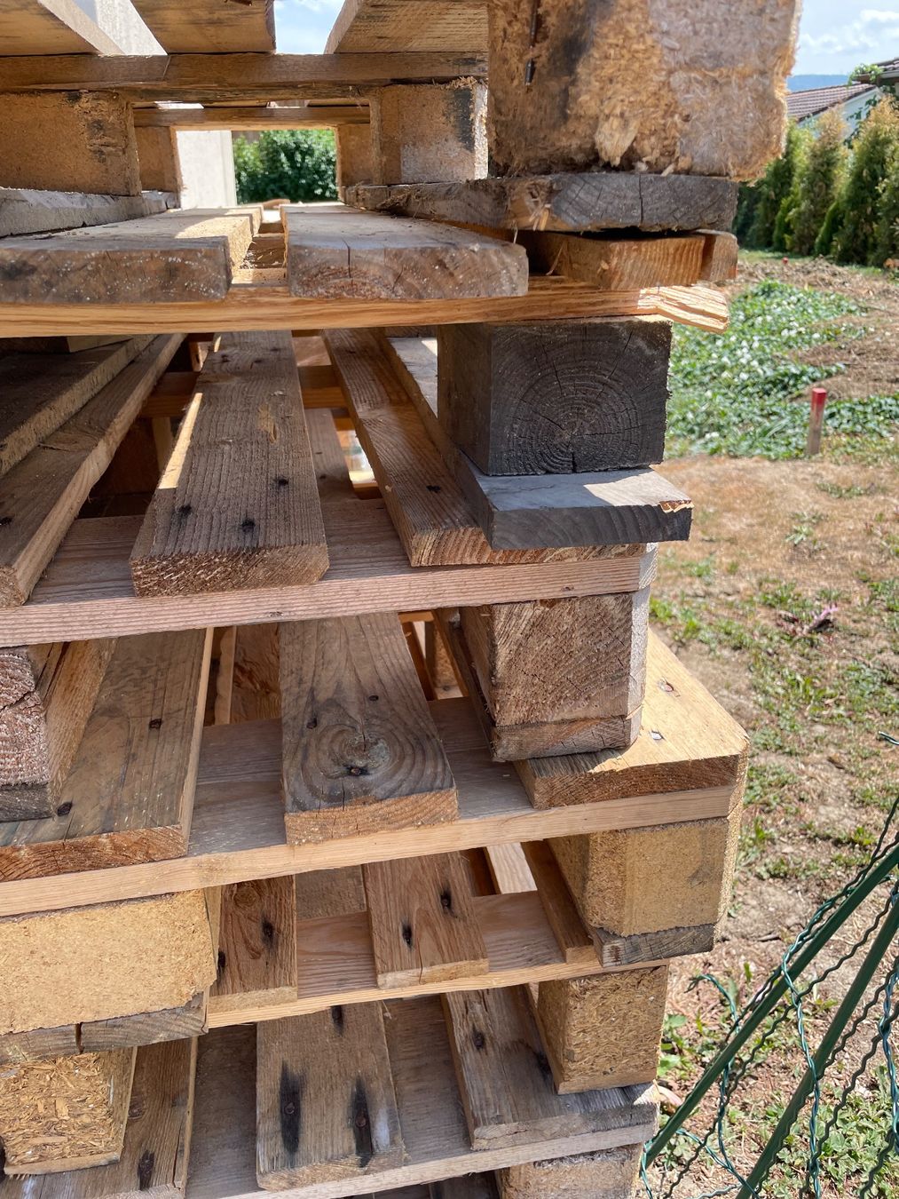 Paletten: 8 Holzpaletten gebrauchter Zustand – Gebraucht aus Biel-Benken BL von Ddrummer 3