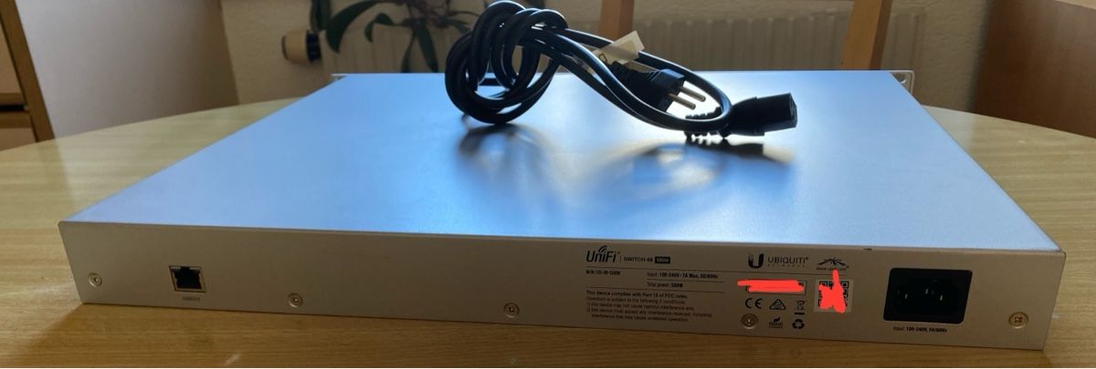 Ubiquiti Hub & Switch: Ubiquiti UniFi switch POE 48 ports – Usato da Genolier venduto da Sebwirz 3