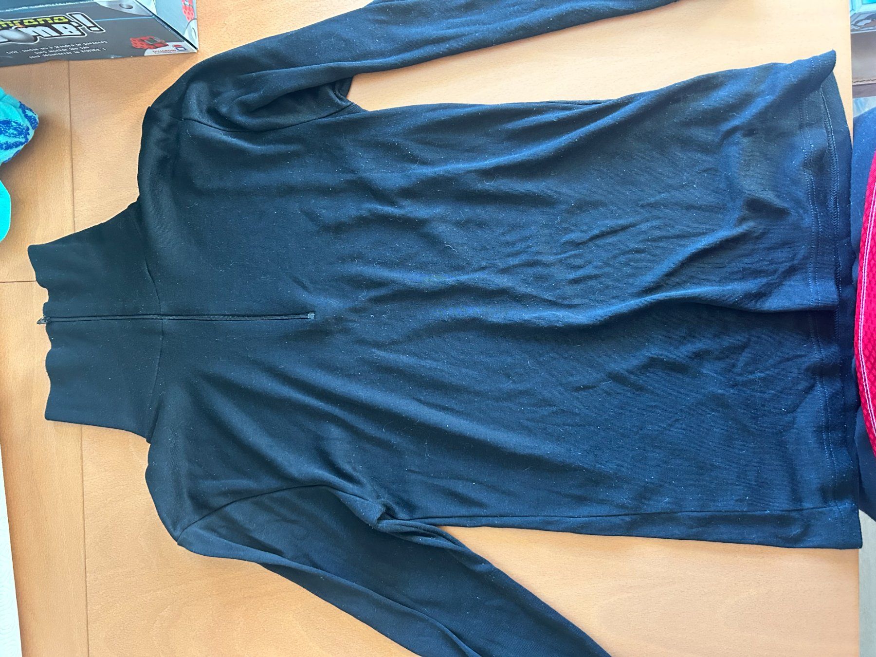 Maglioni & Felpe: Pull à col montant noir, matière polyester, taille M – Usato da Cugy VD venduto da pit_aless