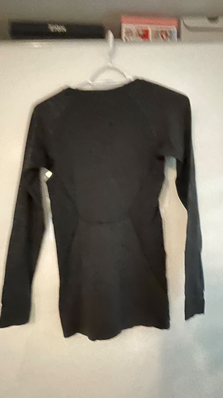 H&M Tops: Sportshirt H&M langarm – Neu (gemäss Beschreibung) aus Lausen von sim_hgp6 5