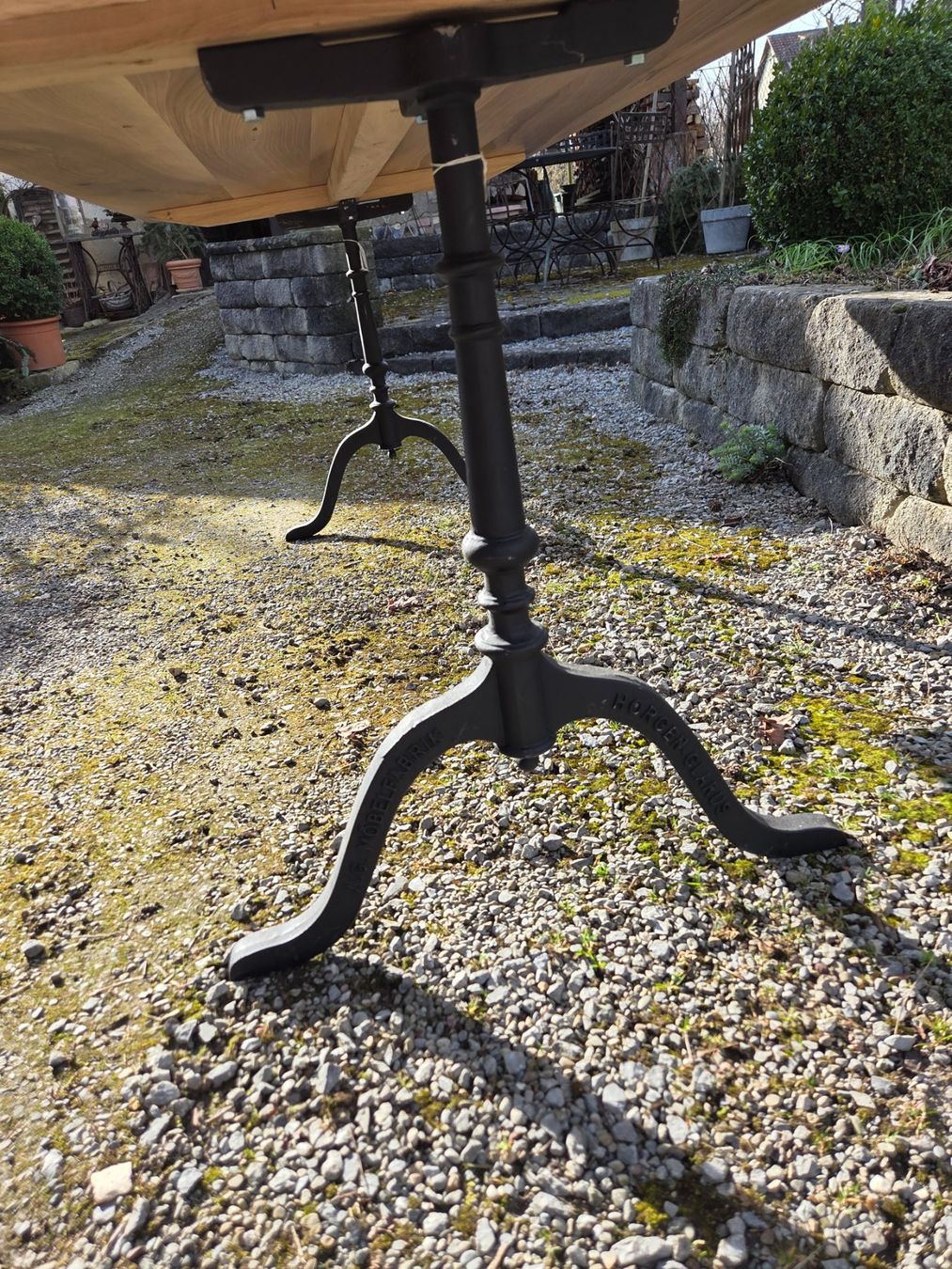 Horgen Glarus Tische: Beizentisch Esstisch 180 Nussbaum Horgen Glarus – Gebraucht aus Uesslingen von 1Atelier 7