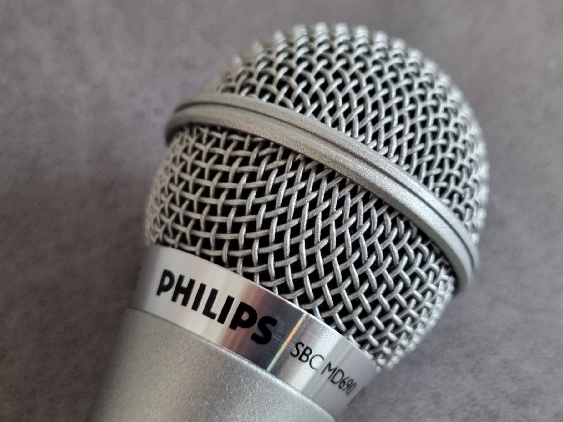 Philips Microfoni: Philips Mikrofon SBC MD690 mit Kabel – Usato da Lenzburg venduto da freedomky 2